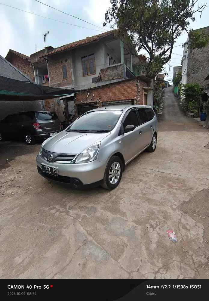 Nissan Grand livina 2011 Bensin
