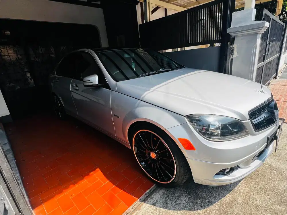 Mercedes-Benz C200 2010 Bensin