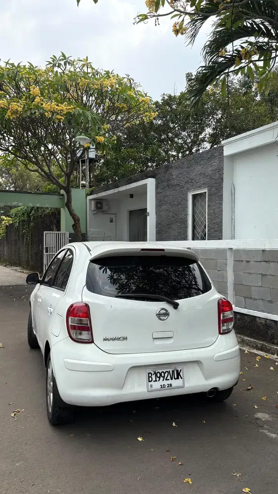 Nissan March 2011 Bensin