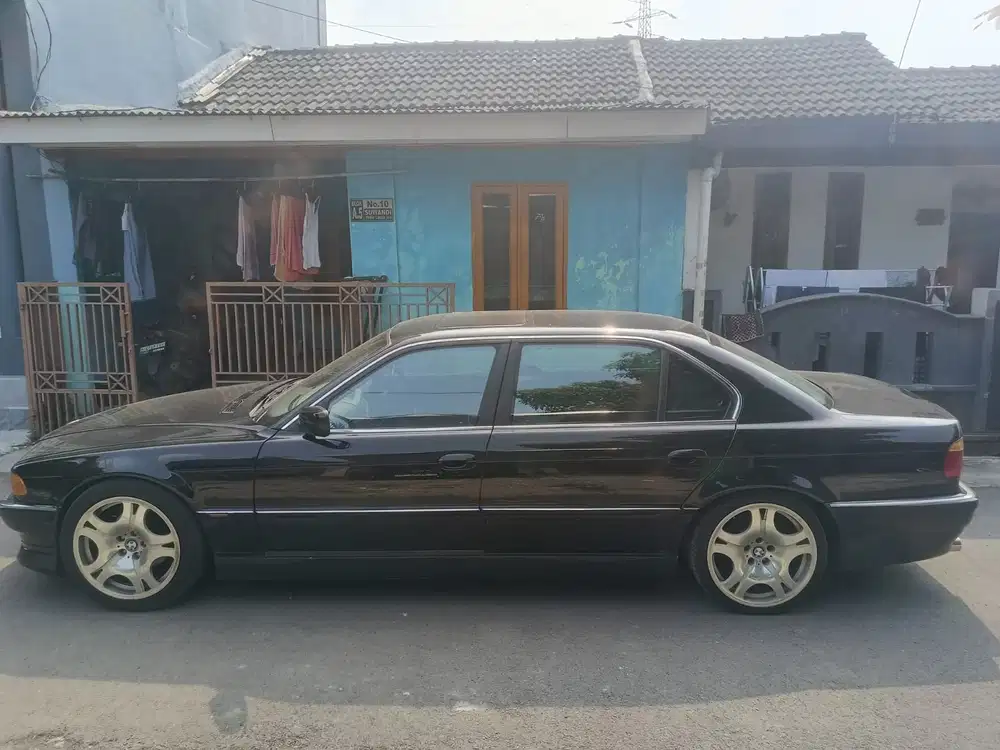 BMW 735Li 1997 Bensin