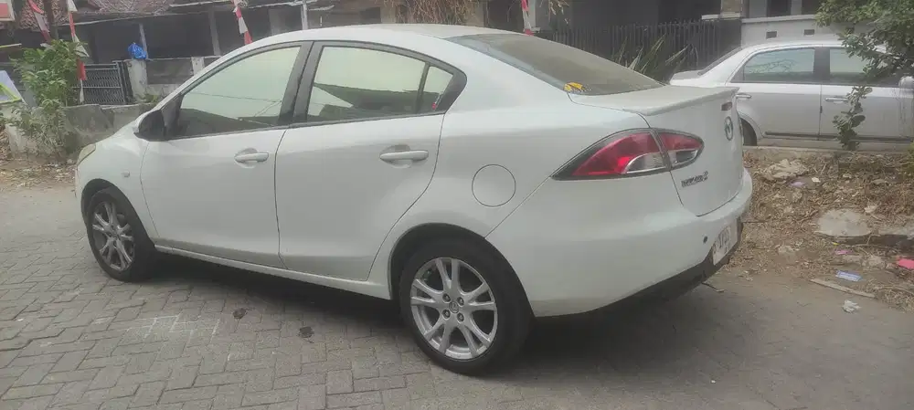 Mazda 2 2010 Bensin