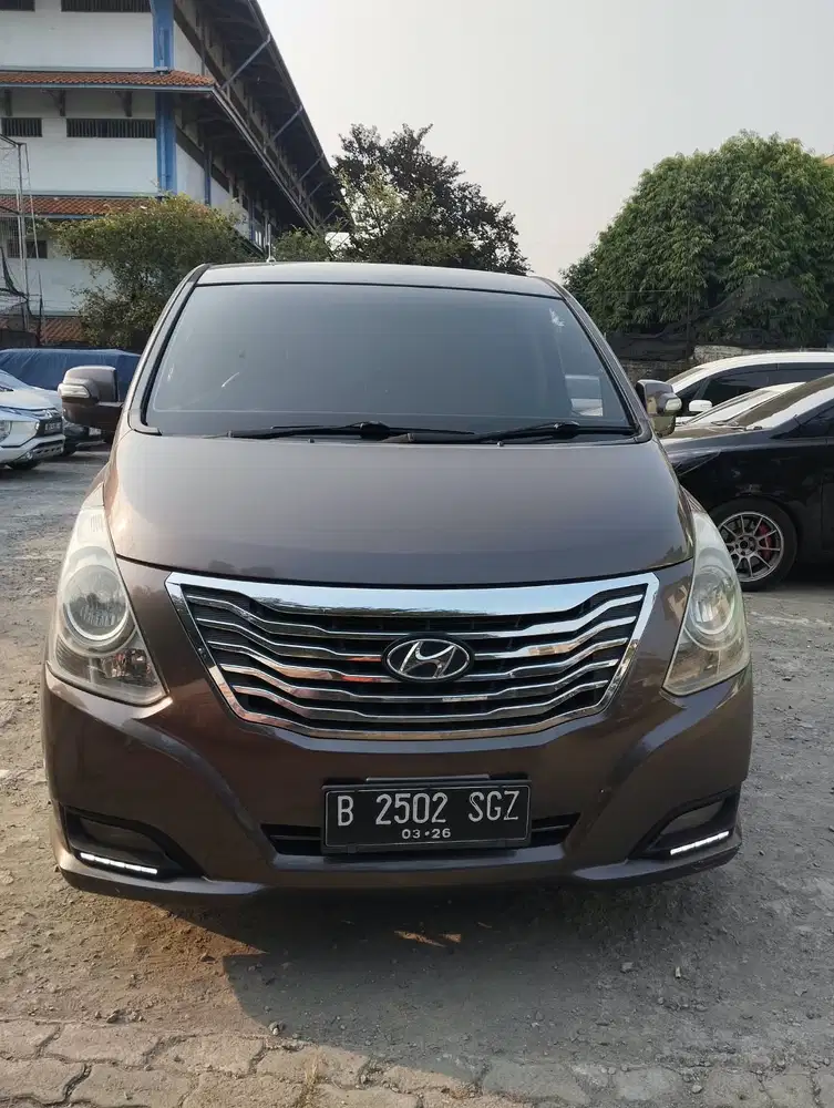 Hyundai H-1 2014 Bensin