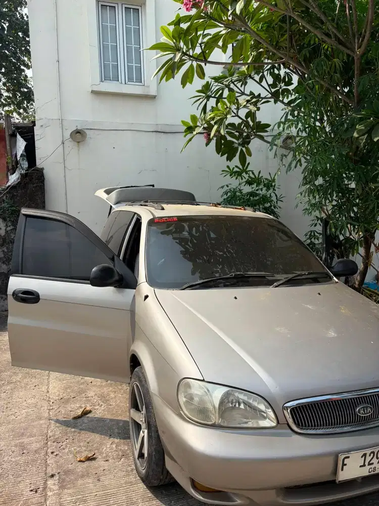 Kia Carnival 2000 Bensin