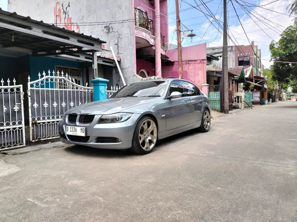 BMW 320i 2006 Bensin