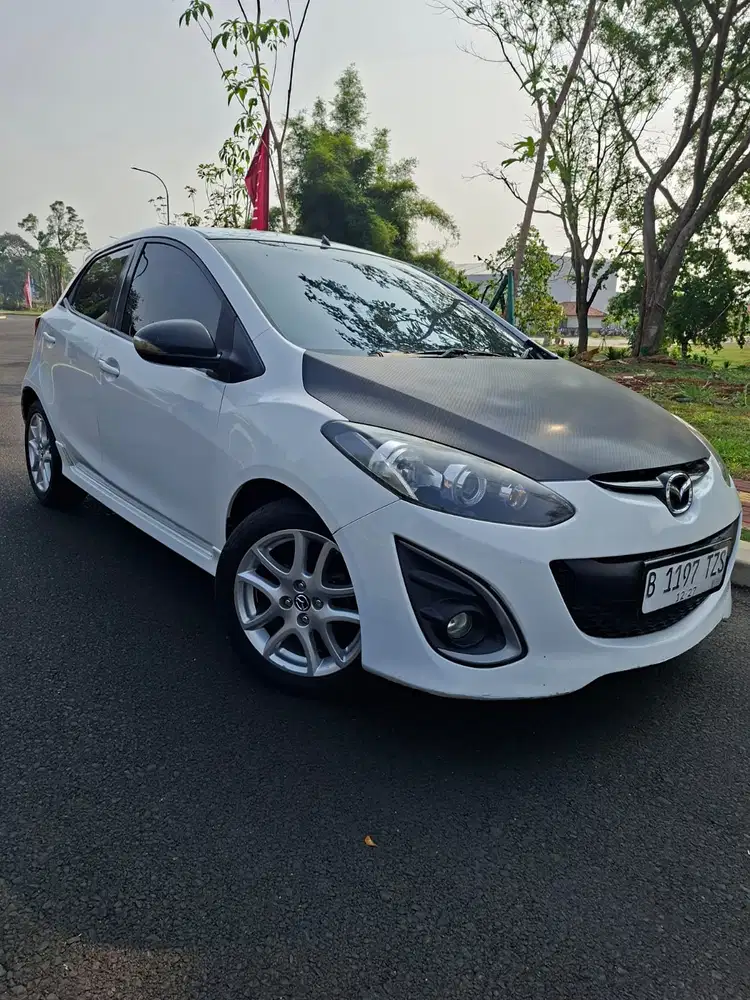 Mazda 2 2012 Bensin