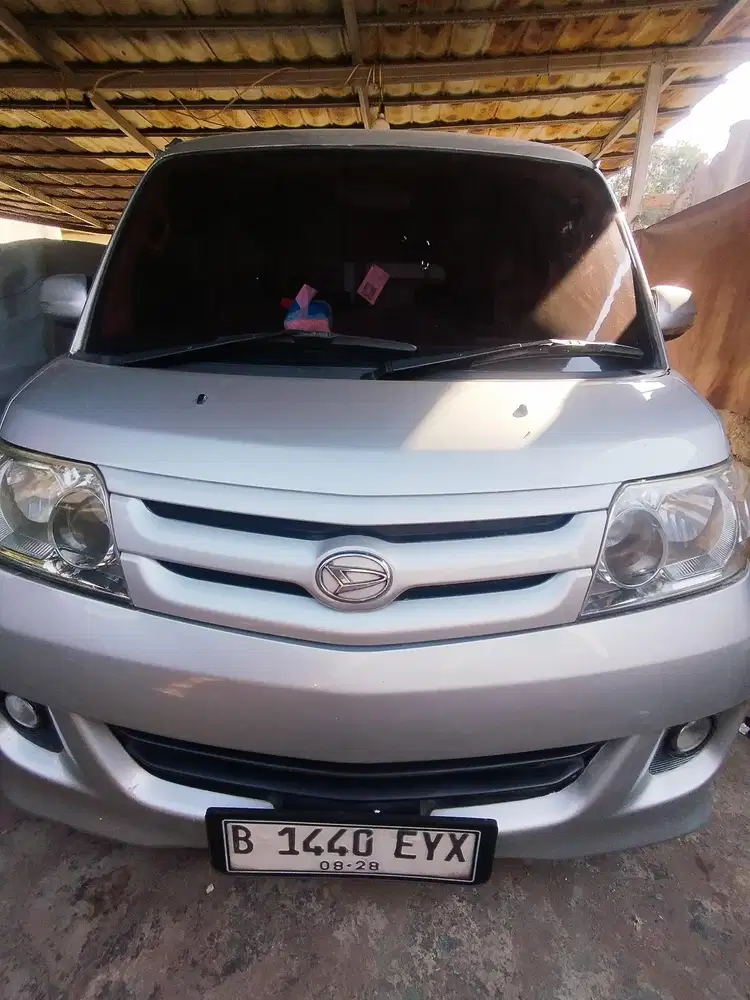 Daihatsu Luxio 2011 Bensin