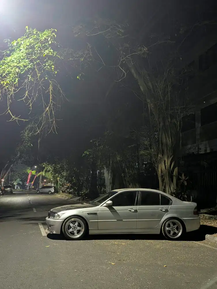 BMW 325i 2001 Bensin