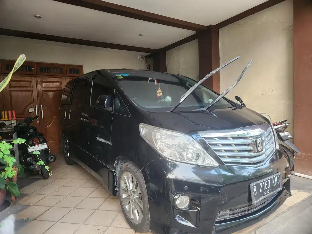 Toyota Alphard 2011 Bensin