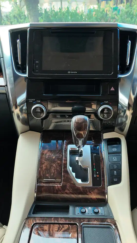 Toyota Alphard 2019 Bensin