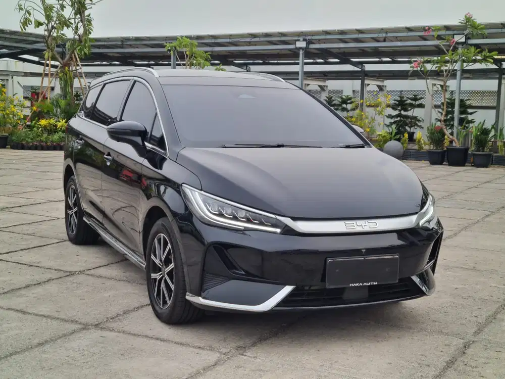 {KM 20RB} BYD M6 EV SUPERIOR 2025