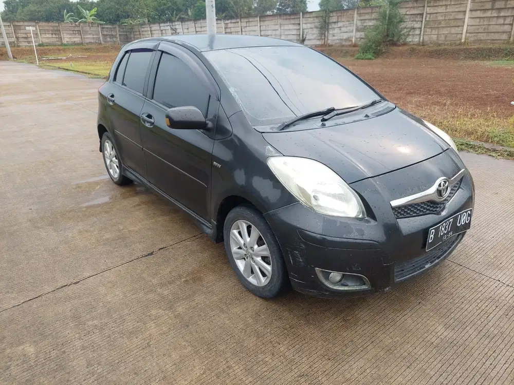 Toyota Yaris S Limited AT Matic 2011 / 2012