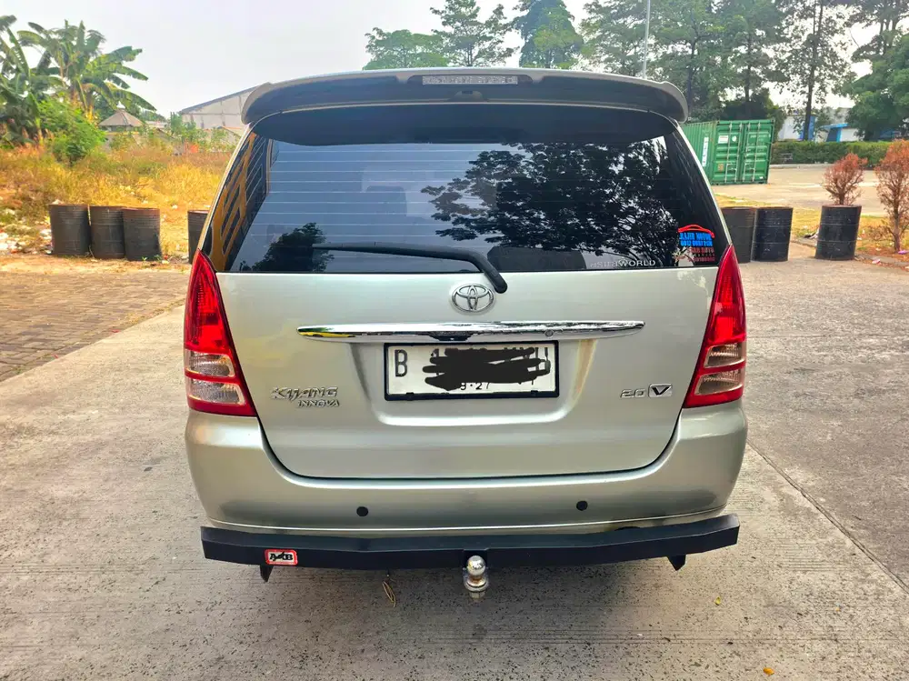 Toyota Kijang Innova 2005 Bensin