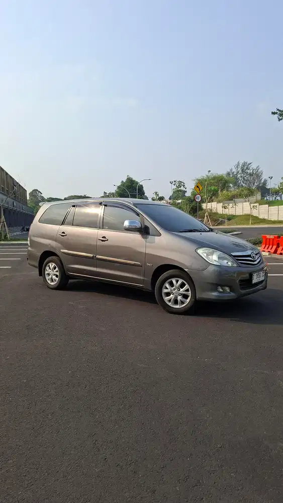 Toyota Kijang Innova 2.5G AT