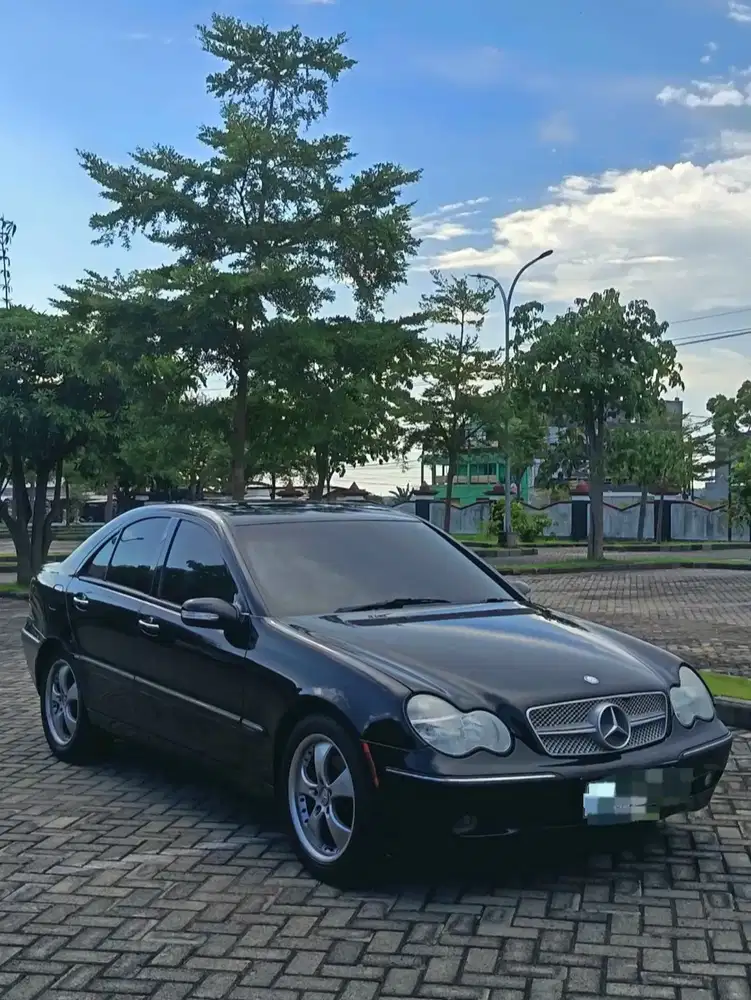 Mercedes-Benz C240 2002 Bensin