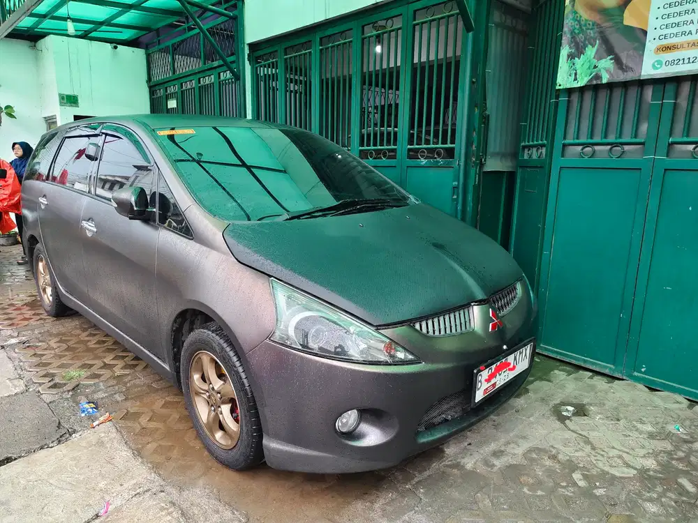 Mitsubishi Grandis 2008 Bensin