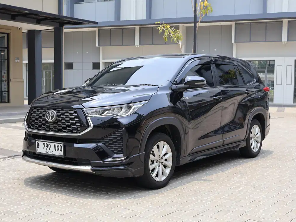 (Tdp2jt) Zenix V Hybrid Modellista 2025 Hitam