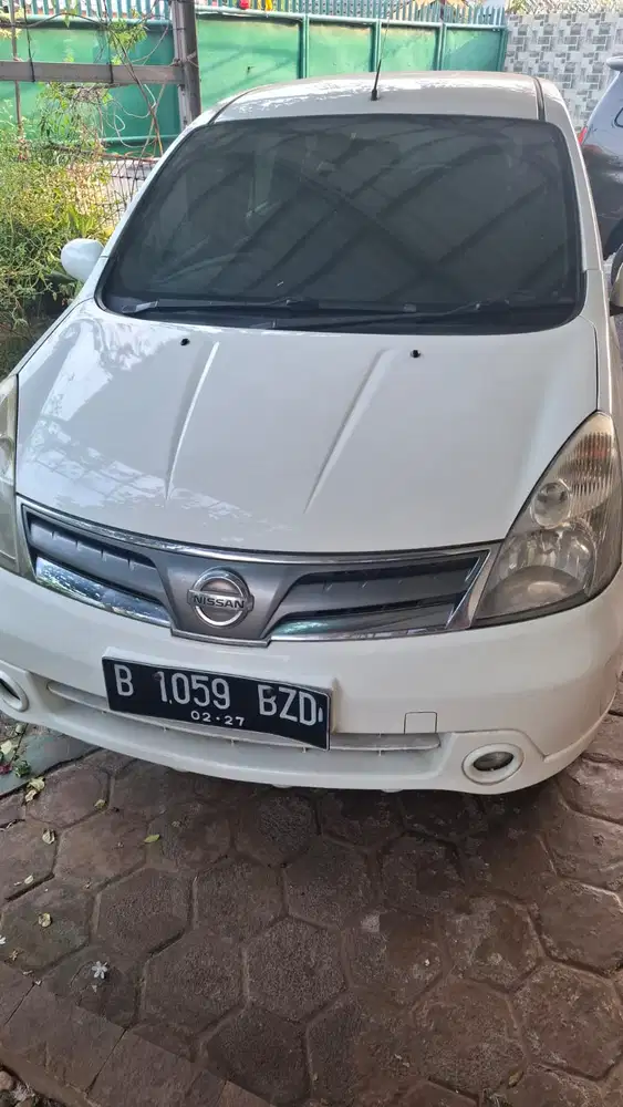 Nissan Grand Livina 2011