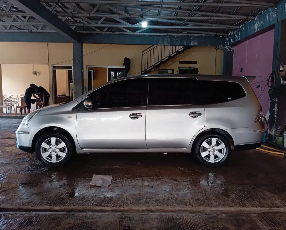 Nissan Grand livina 2012 Bensin