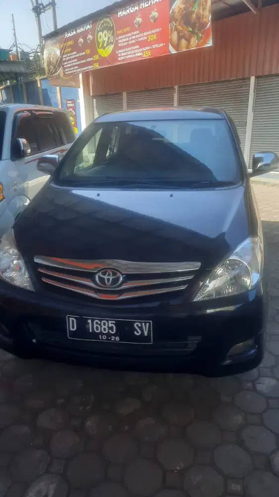 Toyota Kijang Innova 2011 Bensin