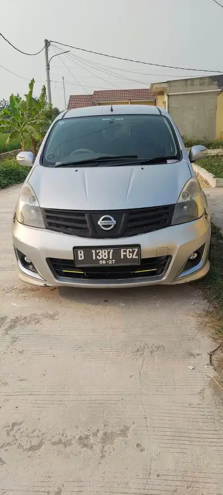 Nissan Grand livina 2010 Bensin