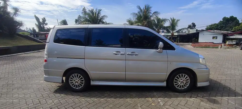 Nissan Serena 2012 Bensin