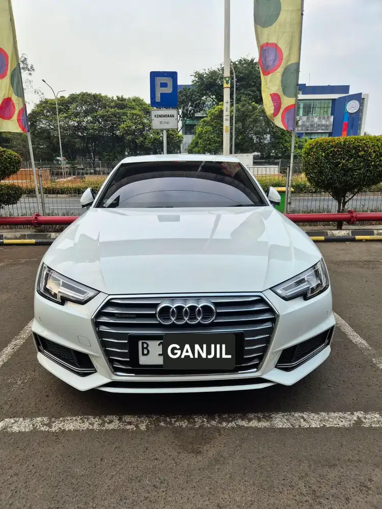 Audi A4 2019 Bensin