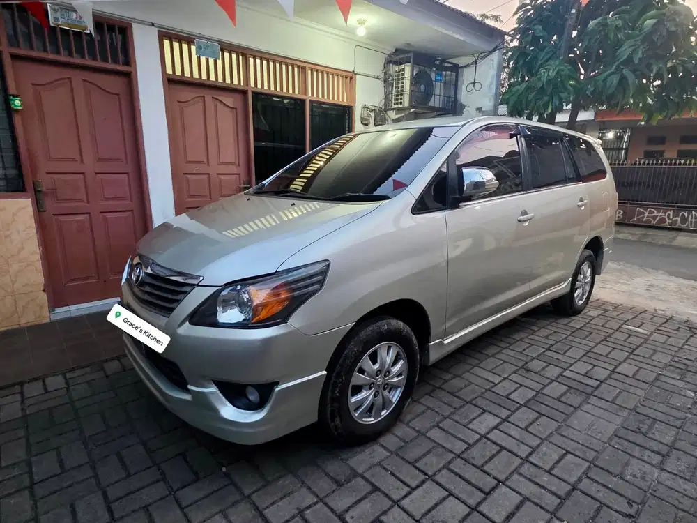 Toyota Kijang Innova 2011 2.0 MT