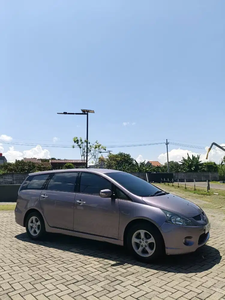 Mitsubishi Grandis 2005 Bensin