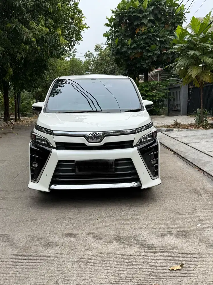 Toyota Voxy 2018 Bensin