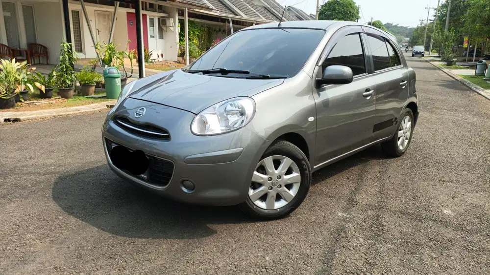 Nissan March 2011 Bensin