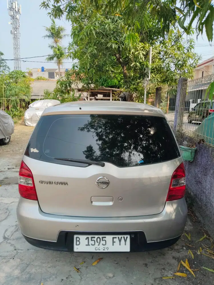 Nissan Grand livina 2012 Bensin