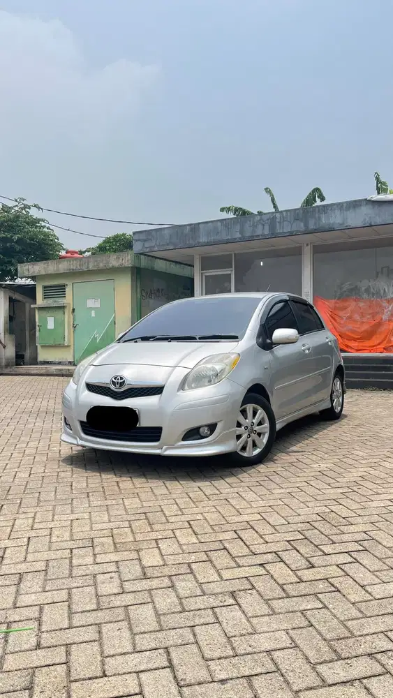 Toyota Yaris 2011 S Limited AT