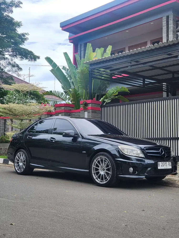 Mercedes-Benz C200 2011 Bensin