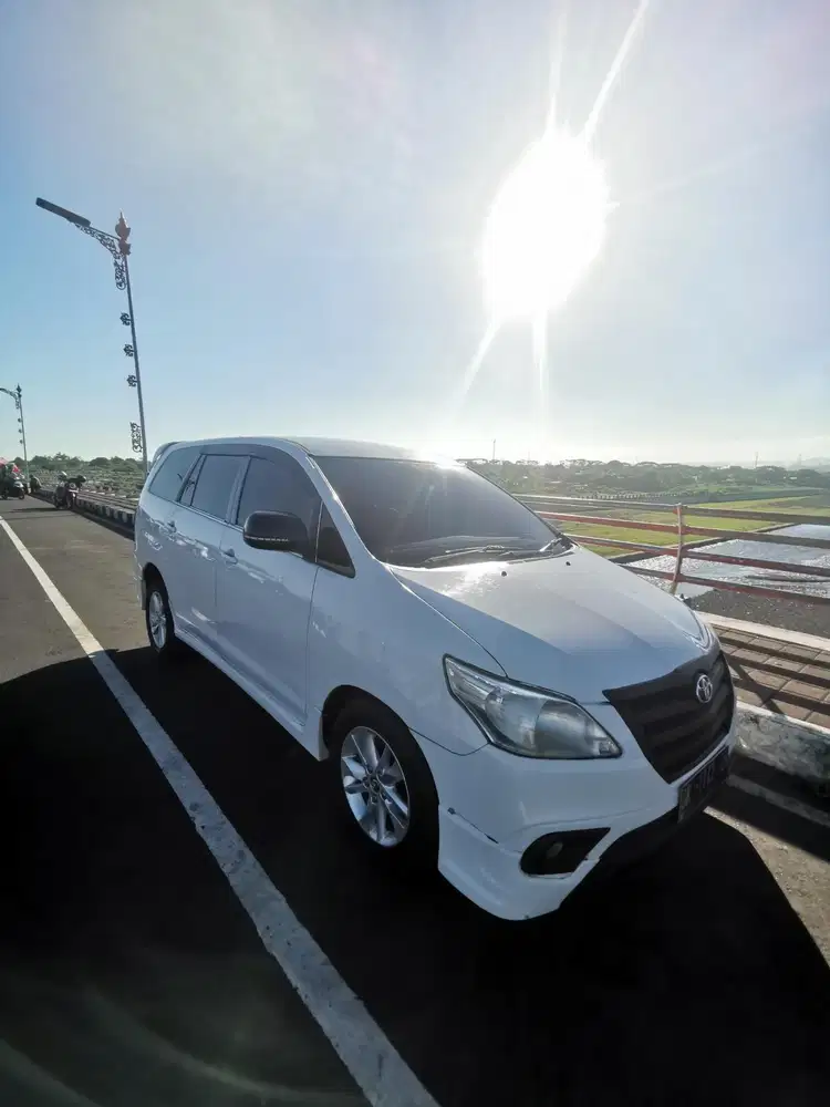 Toyota Kijang Innova 2009 Bensin