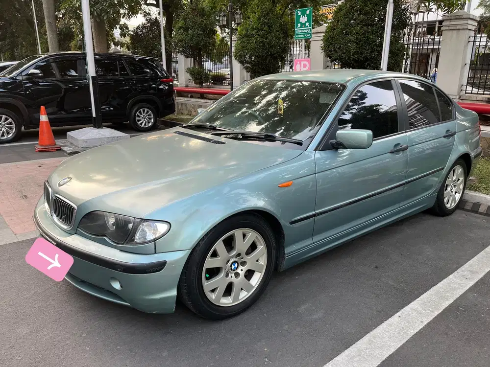BMW 318i 2002 Bensin