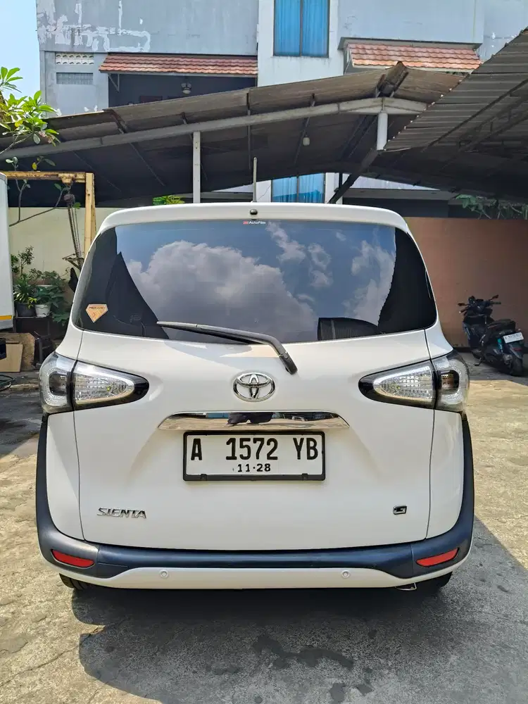 Toyota Sienta G AT th 2018