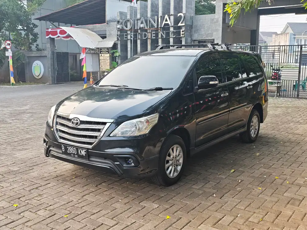 Innova V LUXURY 2013 AT