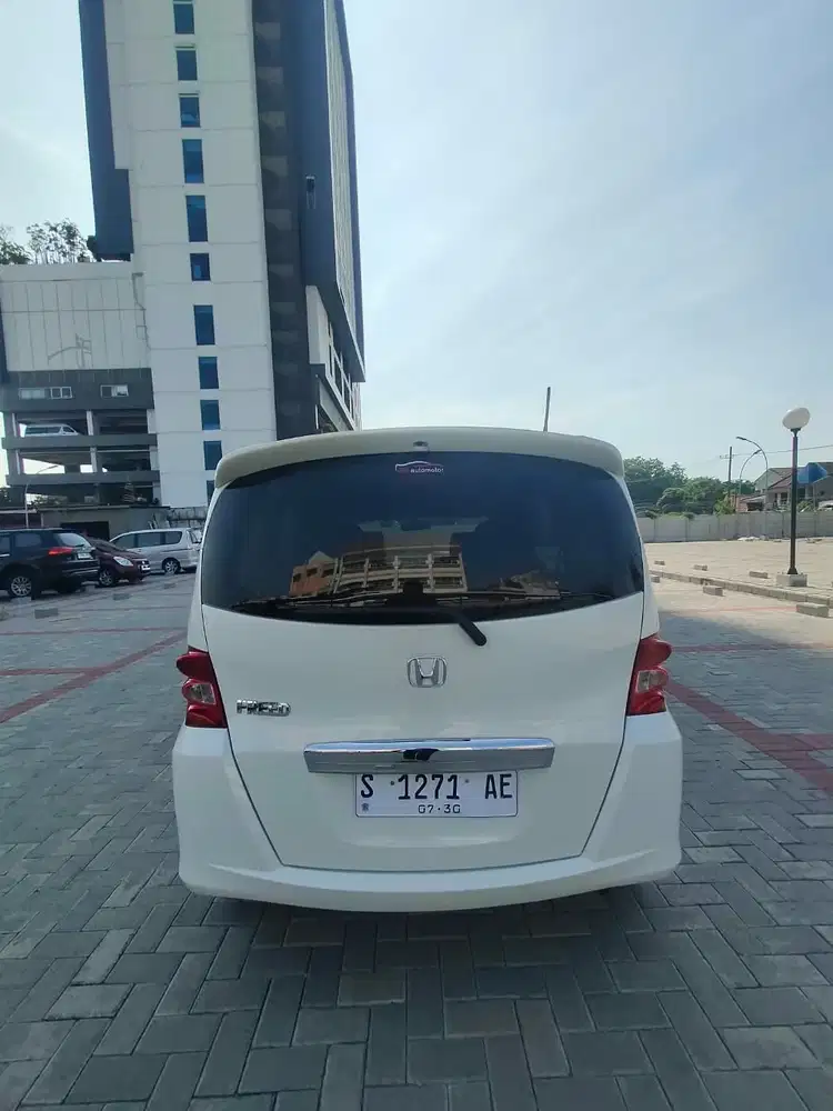 Honda Freed 1,5 E AT bensin  2011