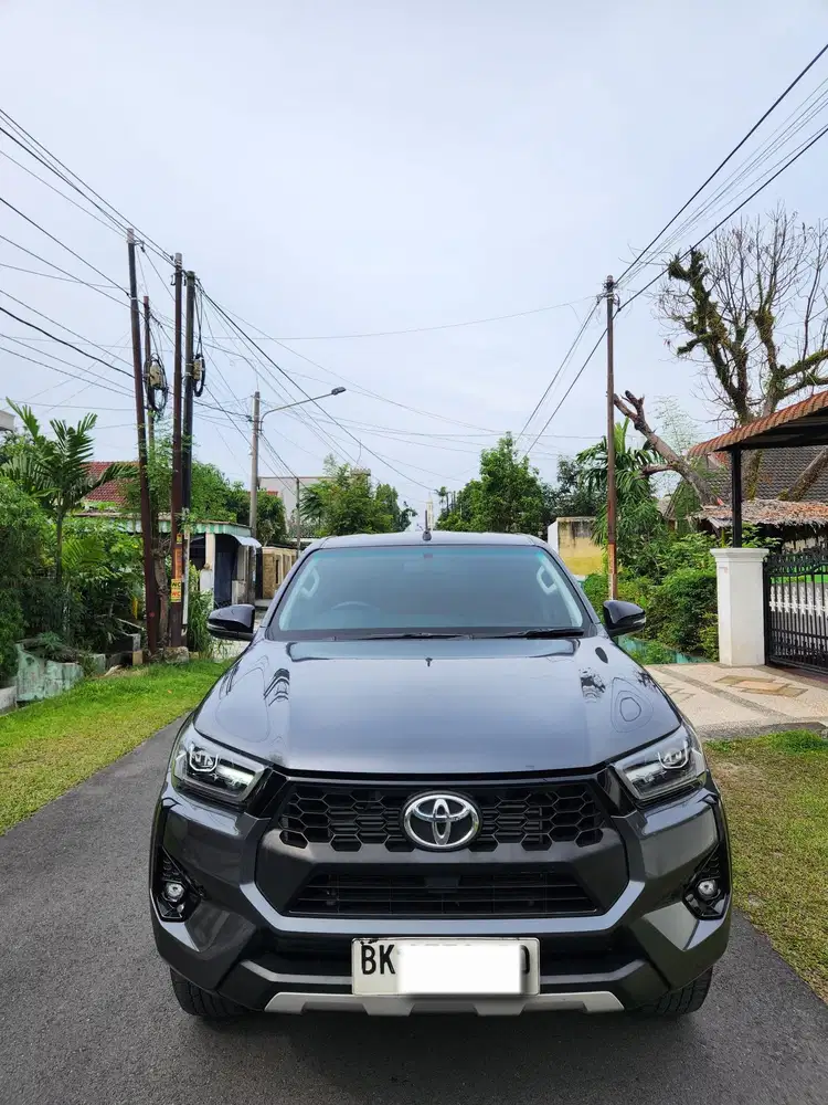 Toyota HILUX V 2.4 Tahun 2024 A/T