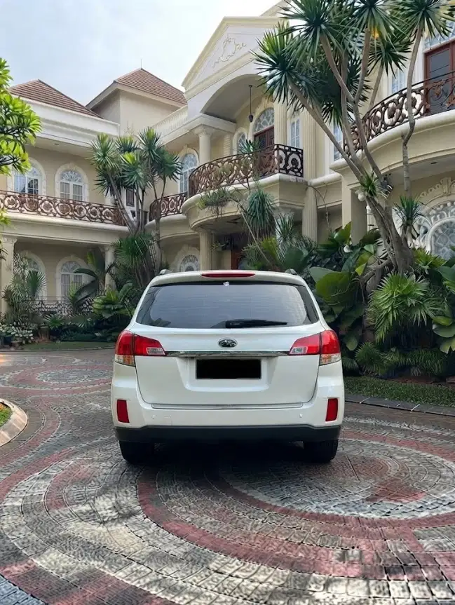 The New Subaru
Outback 2.0l AWD CBU