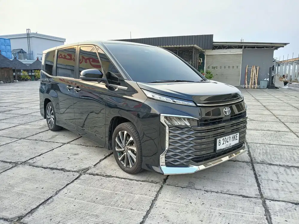 Toyota Voxy 2022 Bensin