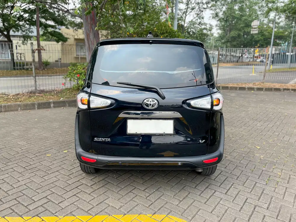 Toyota Sienta V AT 2017