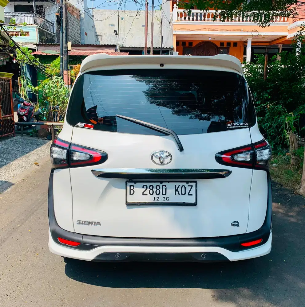 Toyota Sienta Q AT 2020
