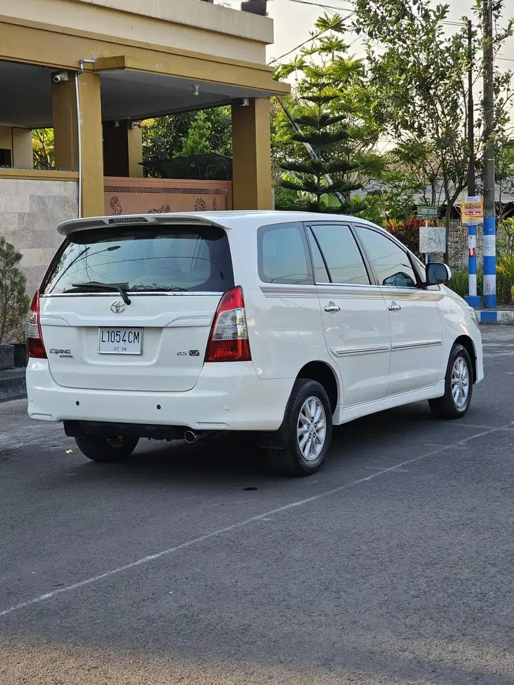 TOYOTA KIJANG INNOVA 2.5 V AT