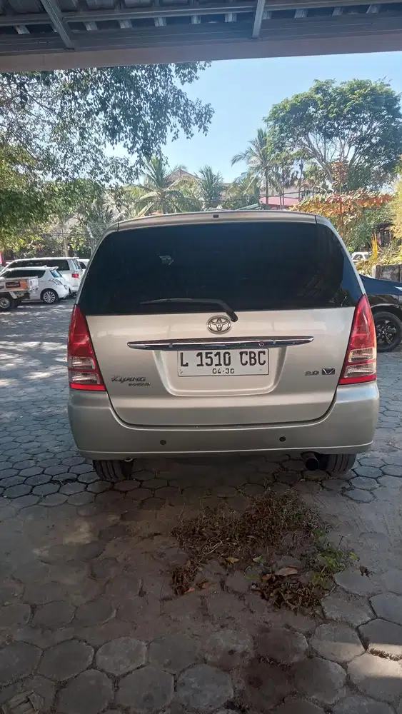 Toyota Kijang Innova 2005 Bensin
