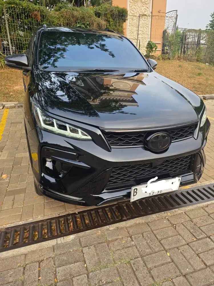 LOW KM 5 RB JUAL CEPAT FORTUNER 2.8 GRS TSS TETRA DRIVE 4X4 2025