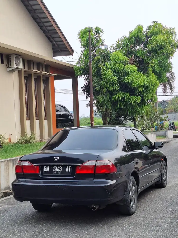 Honda Accord 2000 Bensin