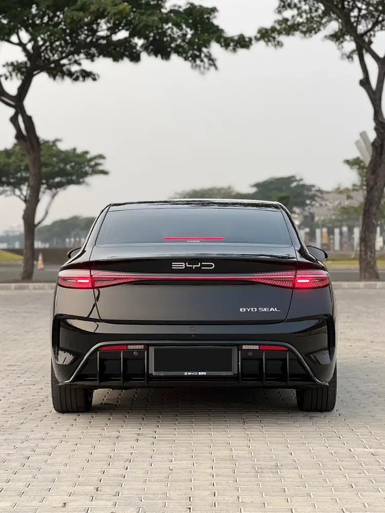 BYD SEAL premium EV 2025 Listrik