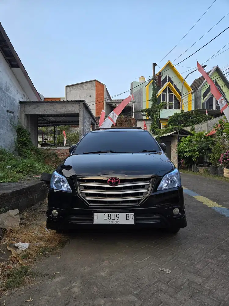 Toyota Kijang Innova 2011 Bensin