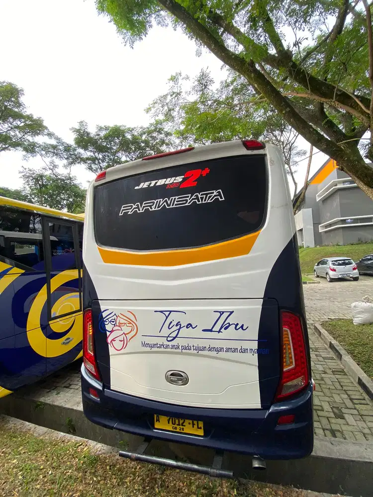 Jual cepat  murah Bis medium Mitsubishi canter 2012 ps 136